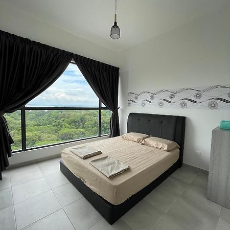 Sandakan Homestay Sea-Forest View Apartment 2R2B 海森雙景公寓 Exterior photo
