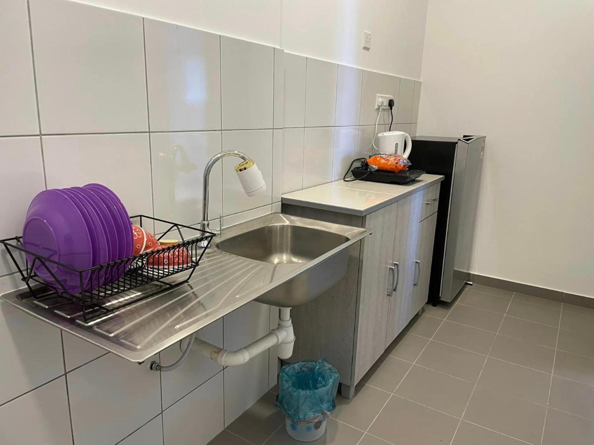 Sandakan Homestay Sea-Forest View Apartment 2R2B 海森雙景公寓 Exterior photo