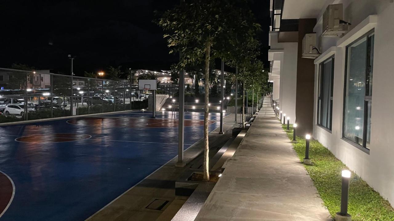 Sandakan Homestay Sea-Forest View Apartment 2R2B 海森雙景公寓 Exterior photo