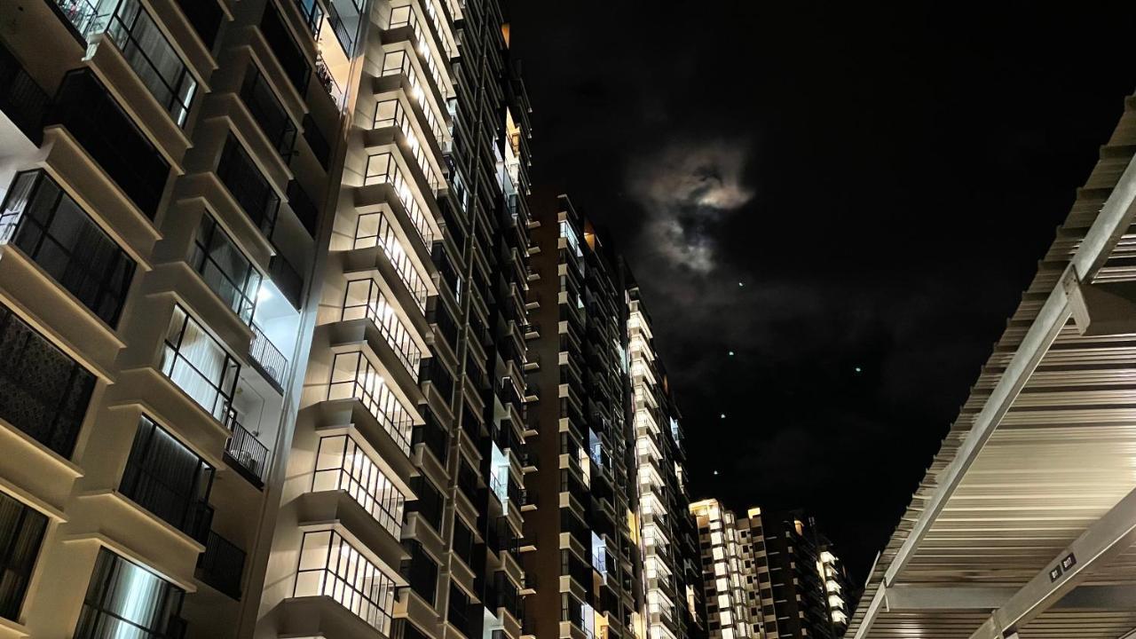 Sandakan Homestay Sea-Forest View Apartment 2R2B 海森雙景公寓 Exterior photo